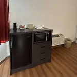 Studio 6 Suites - Riverside, Ca South