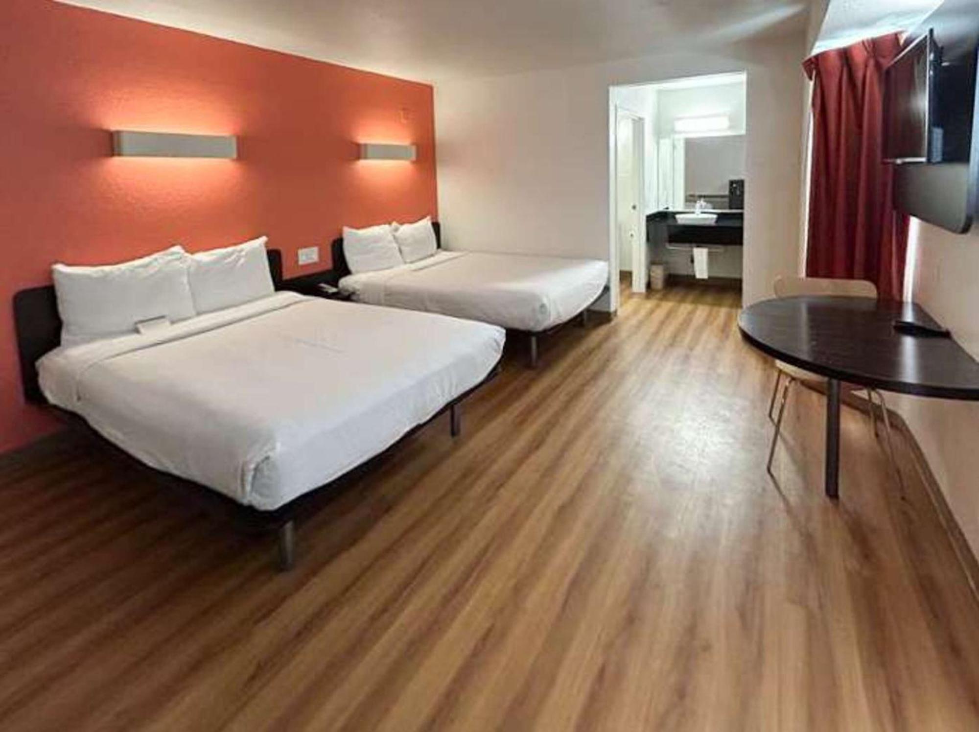 6 - Riverside, Ca South Hotel