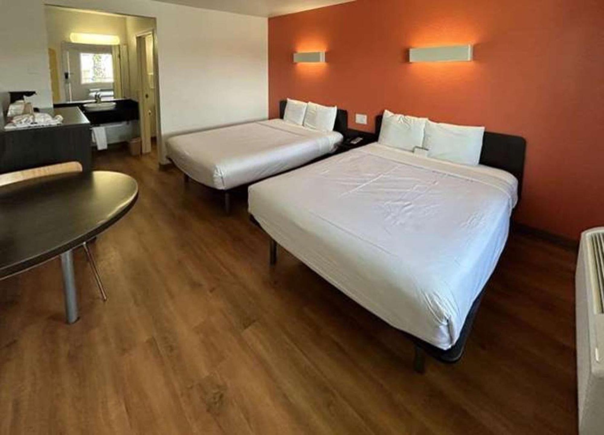 6 - Riverside, Ca South Hotel 3*